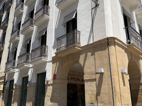 Gran Hotel La Perla photo 2